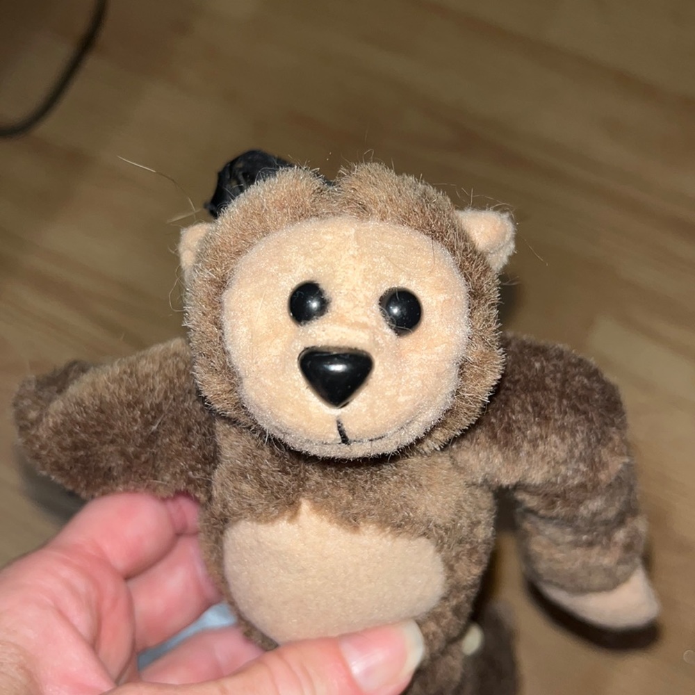 SUPER CUTE MONKEY - when you throw him on his back he does his monkey call